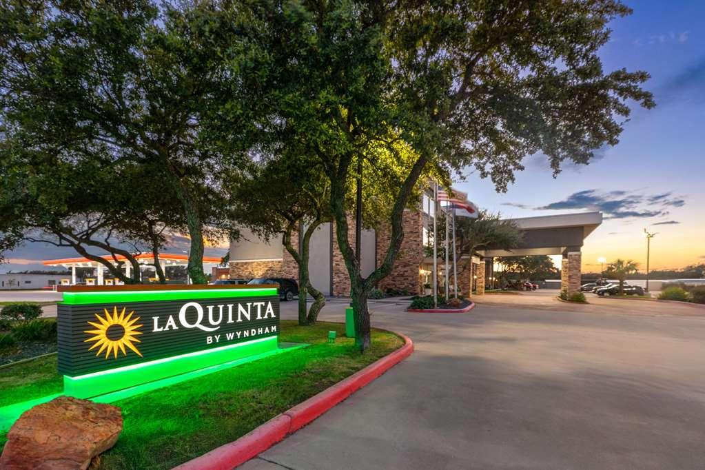 La Quinta By Wyndham Rockport - Fulton Hotell Exteriör bild